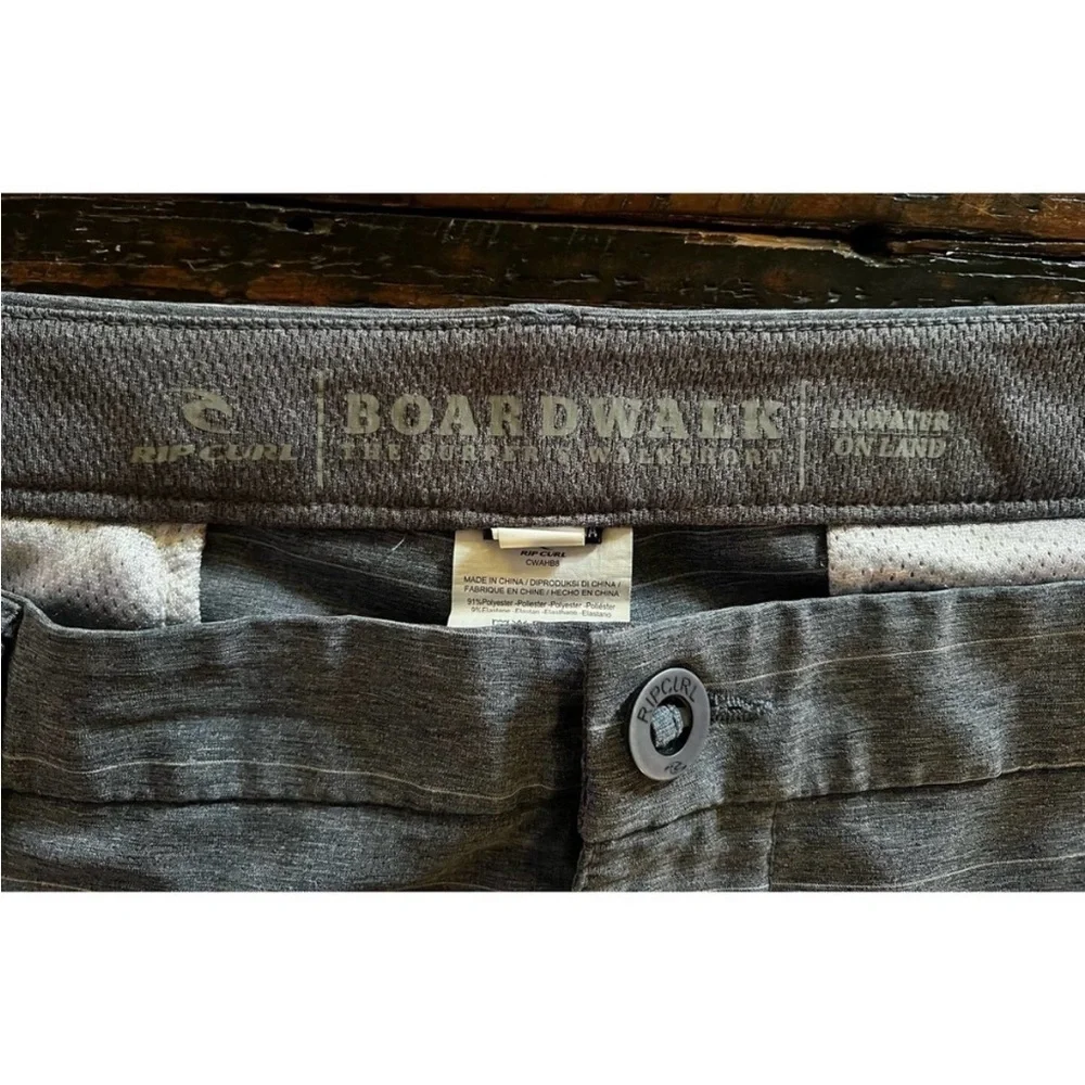 Men’s RIP curl hybrid boardwalk shorts size 38